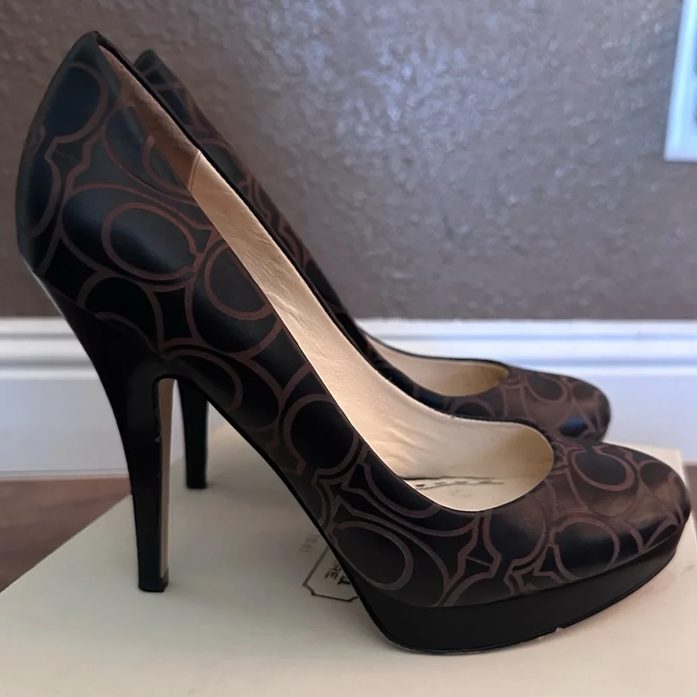 Coach high heel pumps - Picture 2 of 13